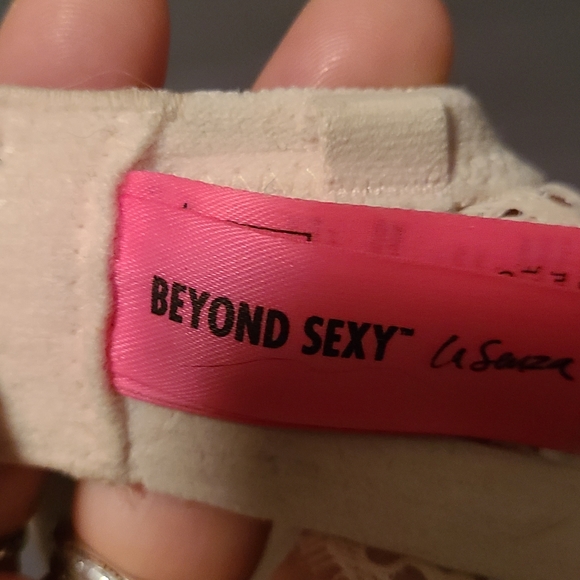 Light pink La Senza Bra - Picture 3 of 3